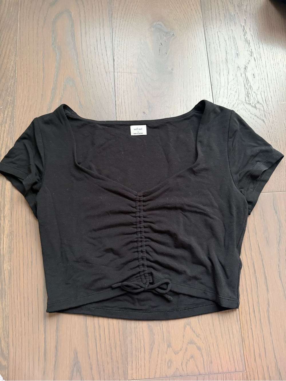 Aritzia Wilfred Enamor Ruched Crop Top